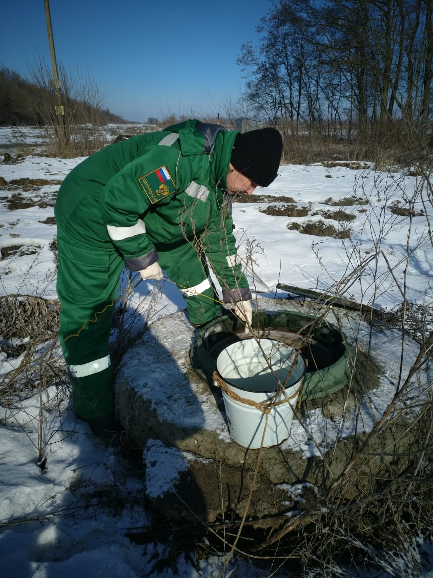 Пробы сточных вод. Отбор проб воды. Отбор проб воды в полевых условиях. Отбор проб сточных вод. Отбор проб воды из колодца.