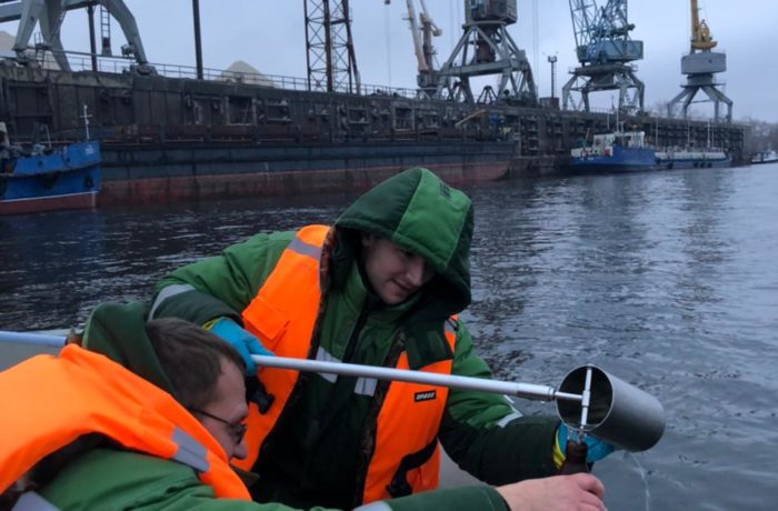 Сотрудники филиала ФГБУ «ЦЛАТИ по ЮФО»  обследовали реку Волга в городе Волгоград