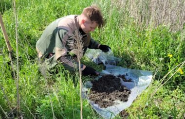 Специалисты филиала ФГБУ ЦЛАТИ по Волгоградской области отобрали пробы почвы в городе Краснослободск.